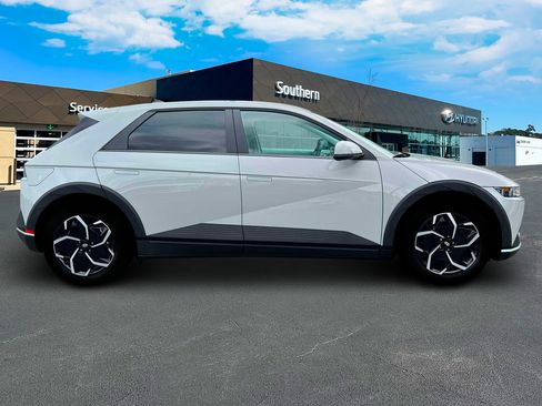 New 2024 Hyundai Ioniq 5 SE AWD/4WD image 10