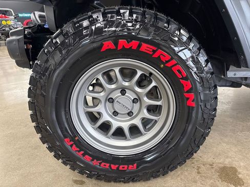 Used 2018 Jeep Wrangler Rubicon image 14