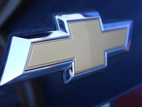 Used 2020 Chevrolet Bolt Premier w/ Infotainment Package image 7