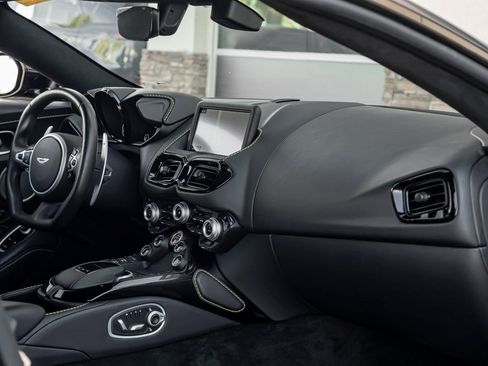 Used 2023 Aston Martin V8 Vantage Roadster image 24