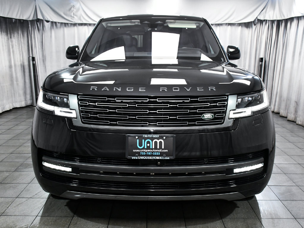 Used 2023 Land Rover Range Rover SE AWD/4WD image 2