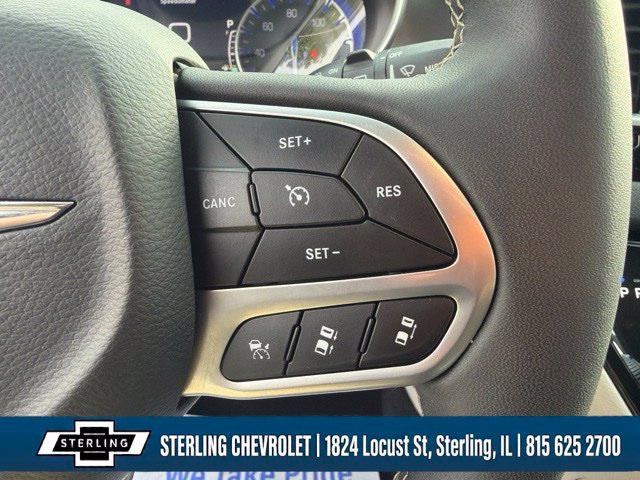 Used 2024 Chrysler Pacifica Touring-L FWD image 20