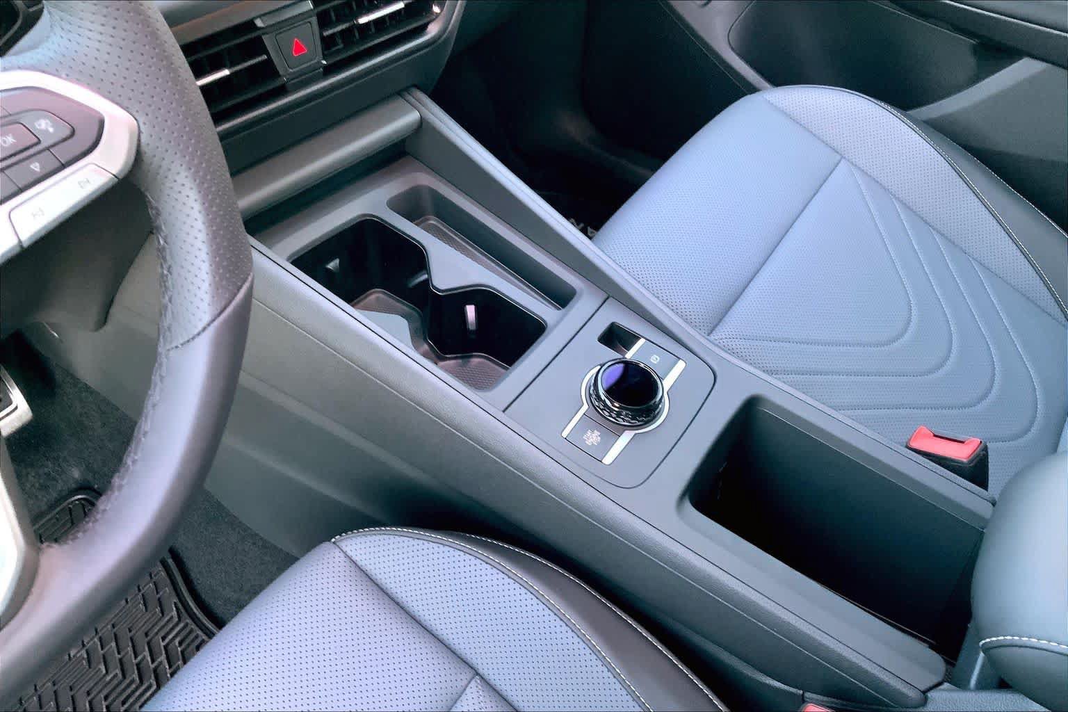 New 2027 Volkswagen Tiguan SE R-Line AWD/4WD image 7