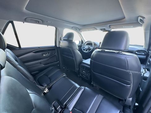 Certified 2023 Honda Pilot Touring image 29