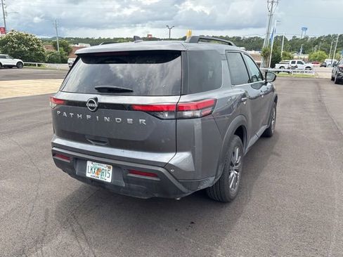 Used 2025 Nissan Pathfinder SV FWD image 7