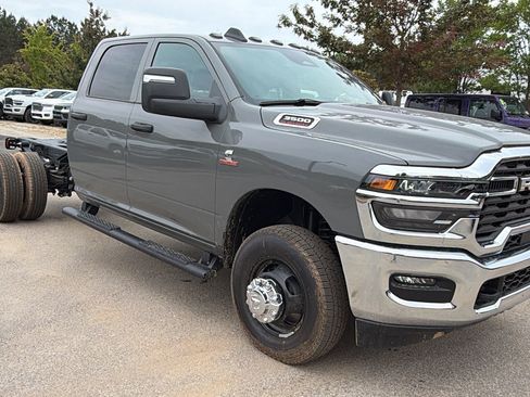 New 2026 RAM 3500 Tradesman AWD/4WD image 5
