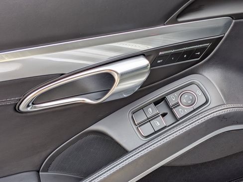 Certified 2024 Porsche 718 Cayman RWD image 21