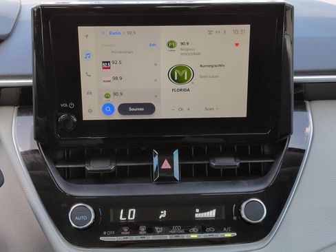 Used 2025 Toyota Corolla LE FWD image 18