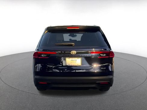 Used 2025 Toyota Grand Highlander XLE image 12