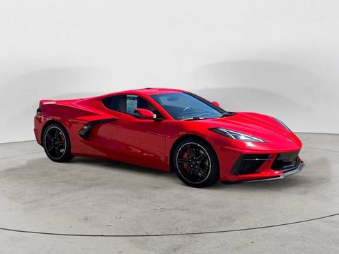Used 2021 Chevrolet Corvette Stingray Preferred Cpe w/ Z51 Performance Package RWD image 3
