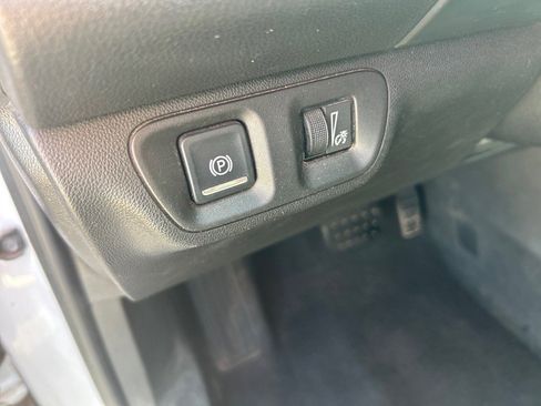 Used 2018 GMC Acadia SLT image 22