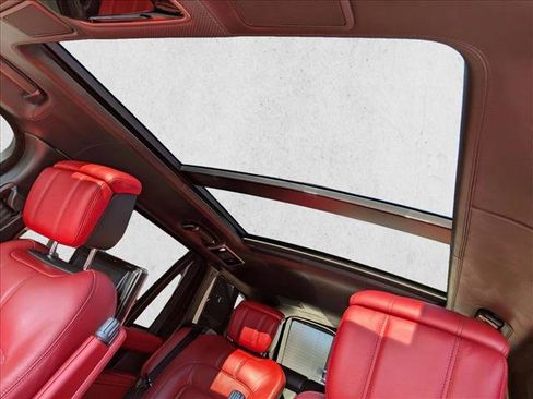 Used 2020 Land Rover Range Rover Long Wheelbase Autobiography image 15