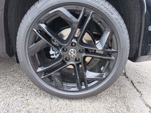 New 2026 Volkswagen Tiguan SE R-Line FWD image 25