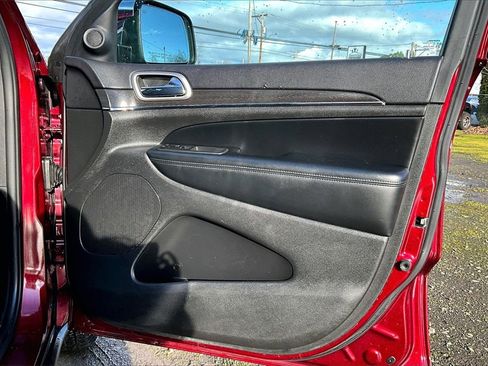 Used 2018 Jeep Grand Cherokee Limited w/ Trailer Tow Group IV image 21