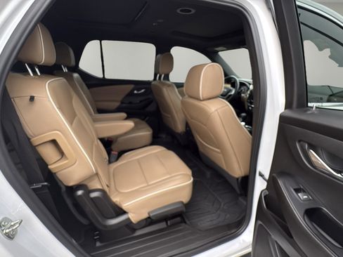 Used 2023 Chevrolet Traverse Premier image 21