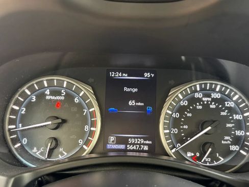 Used 2018 INFINITI Q50 Luxe w/ Essential Package (3.0T Luxe) AWD/4WD image 17