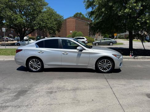 Used 2018 INFINITI Q50 Luxe w/ Cargo Package (L95) RWD image 3