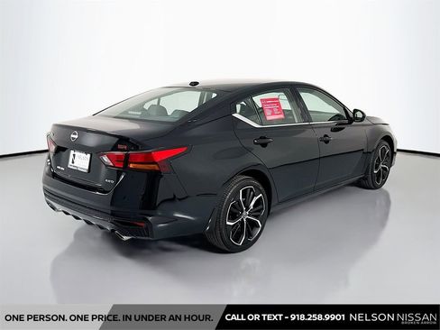 Certified 2025 Nissan Altima 2.5 SR w/ SR Premium Package AWD/4WD image 5