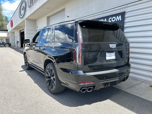 Certified 2025 Cadillac Escalade V w/ LPO, ONYX Package AWD/4WD image 7
