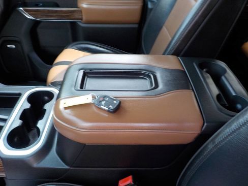 Used 2019 Chevrolet Silverado 1500 High Country AWD/4WD image 33