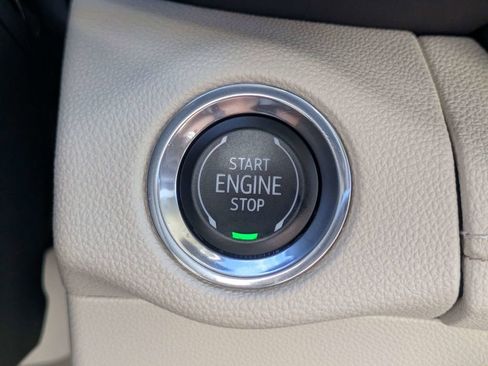 Used 2021 Buick Envision Essence FWD image 33