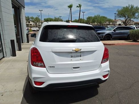Used 2022 Chevrolet Trax LS w/ Tint and Cruise Package FWD image 15