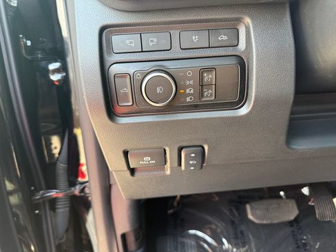 Used 2024 Ford F350 Platinum w/ FX4 Off-Road Package AWD/4WD image 26