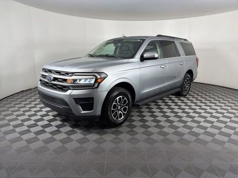 Used 2024 Ford Expedition Max XLT RWD image 2