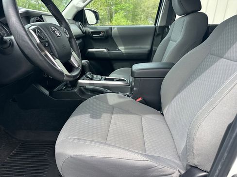 Used 2023 Toyota Tacoma SR5 w/ SR5 Appearance Package image 10