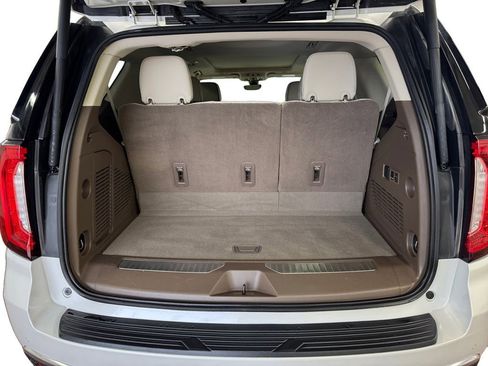 Used 2021 GMC Yukon Denali w/ Denali Premium Package AWD/4WD image 19