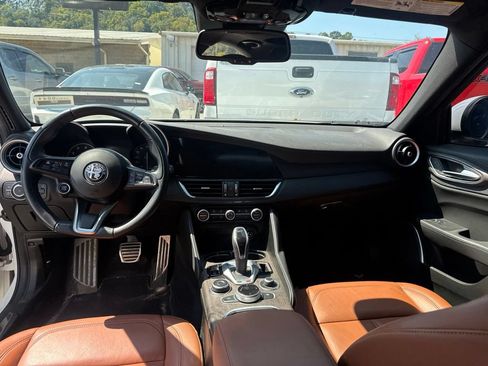 Used 2022 Alfa Romeo Giulia Ti AWD/4WD image 18