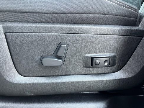 New 2026 RAM 2500 Big Horn AWD/4WD image 13