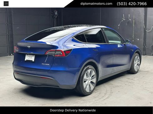 Used 2022 Tesla Model Y Long Range image 6