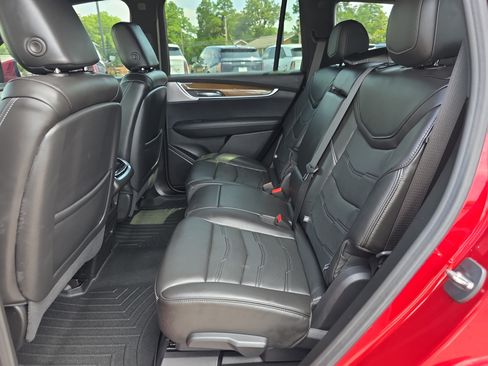 Used 2023 Cadillac XT6 Sport w/ Platinum Package AWD/4WD image 11