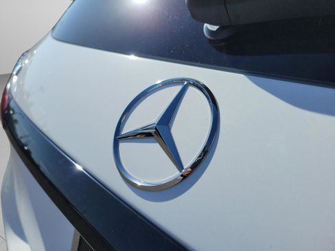 Used 2026 Mercedes-Benz GLC 300 GLC 300 image 8