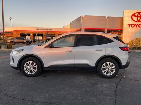 Used 2025 Ford Escape Active image 8