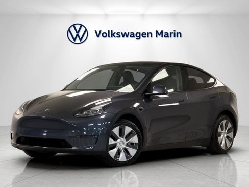 Used 2021 Tesla Model Y Long Range AWD/4WD image 1