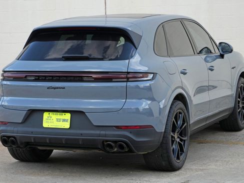 Used 2025 Porsche Cayenne E-Hybrid w/ Premium Package Plus AWD/4WD image 56