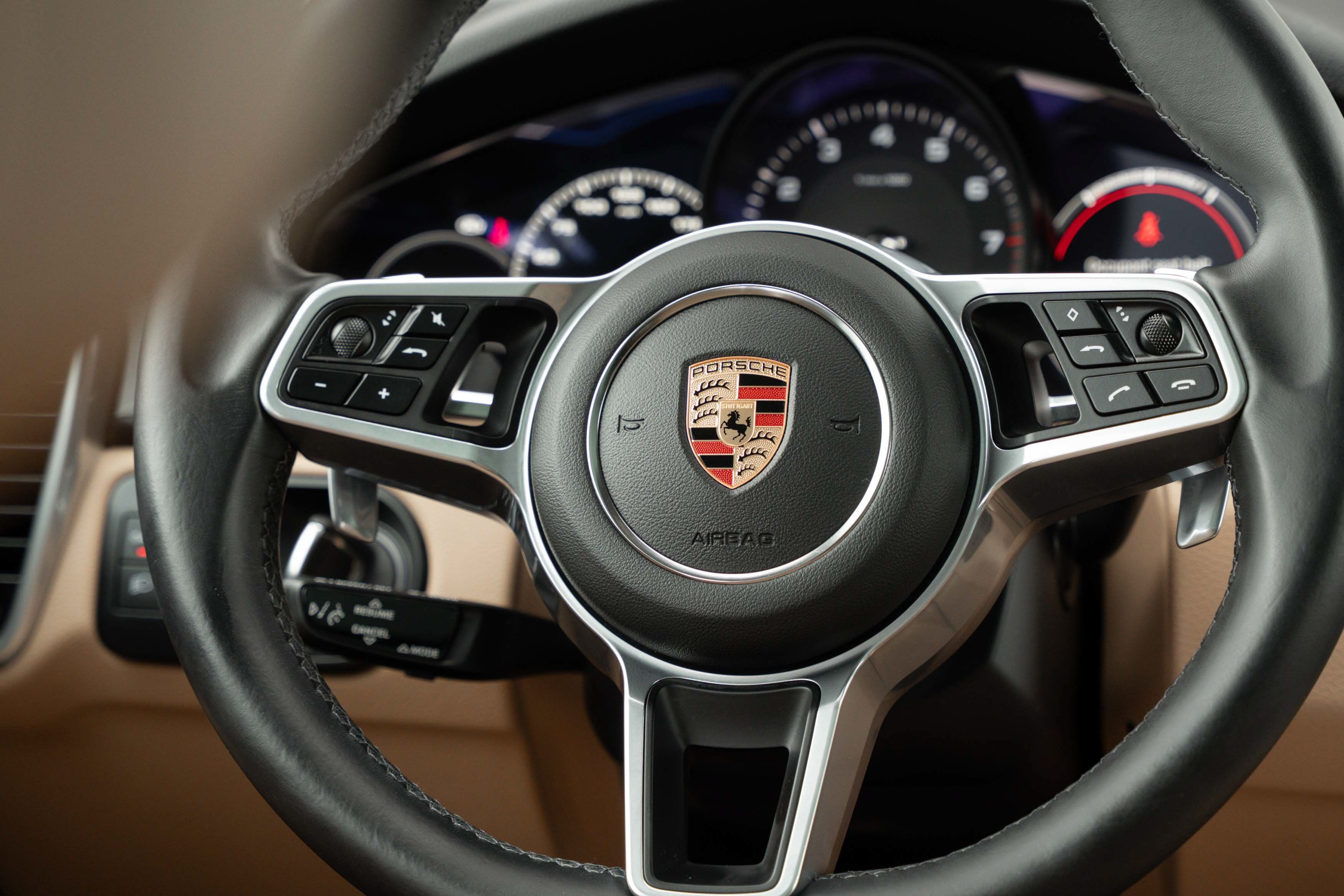 Used 2023 Porsche Cayenne AWD/4WD image 10