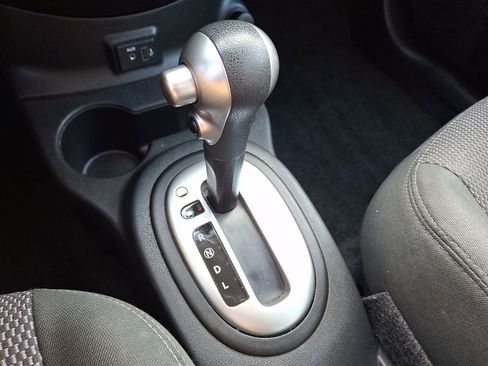 Used 2018 Nissan Versa SV image 19