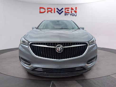 Used 2021 Buick Enclave Essence image 8