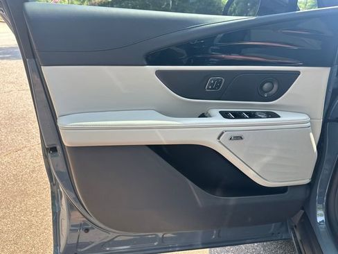 New 2026 Lincoln Nautilus Reserve AWD/4WD image 11