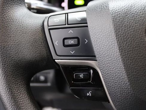 Used 2025 Toyota Camry LE image 18