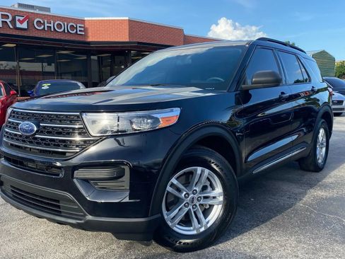 Used 2020 Ford Explorer XLT image 1