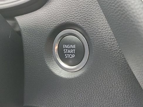 Used 2025 Toyota Corolla SE FWD image 31