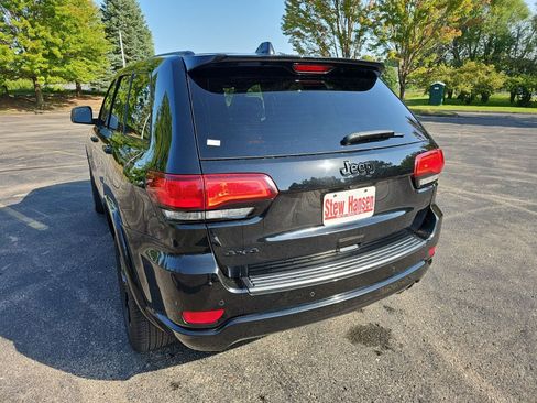 Used 2018 Jeep Grand Cherokee Altitude AWD/4WD image 3