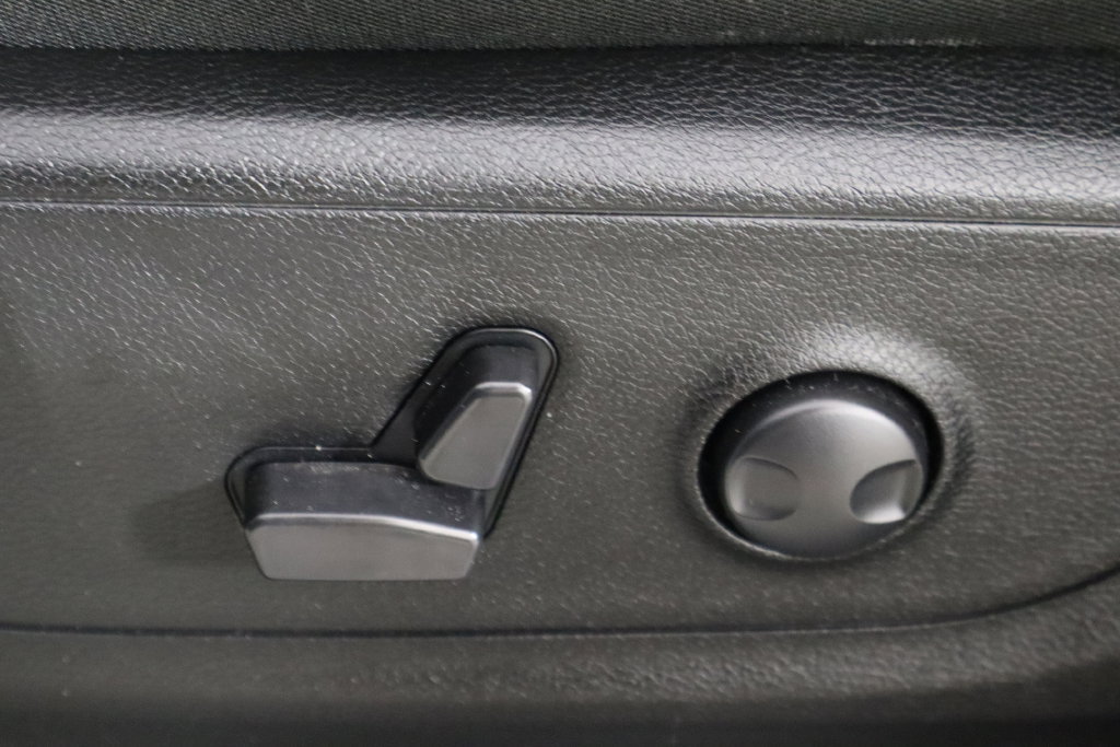Used 2024 RAM 1500 Big Horn RWD image 23