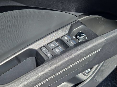 Used 2023 Audi Q4 e-tron Premium Plus w/ Premium Plus AWD/4WD image 10