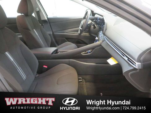 Certified 2025 Hyundai Elantra SEL image 18