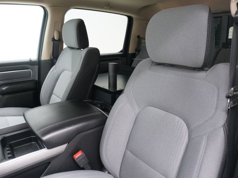 Used 2019 RAM 1500 Big Horn AWD/4WD image 9